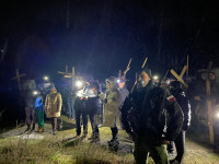 Droga Krzyżowa w Przychodach po polach i lasach